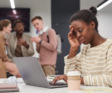 woman looking sad-hate your job
