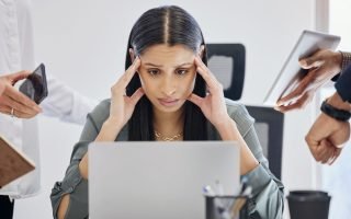 woman experiencing introvert social burnout