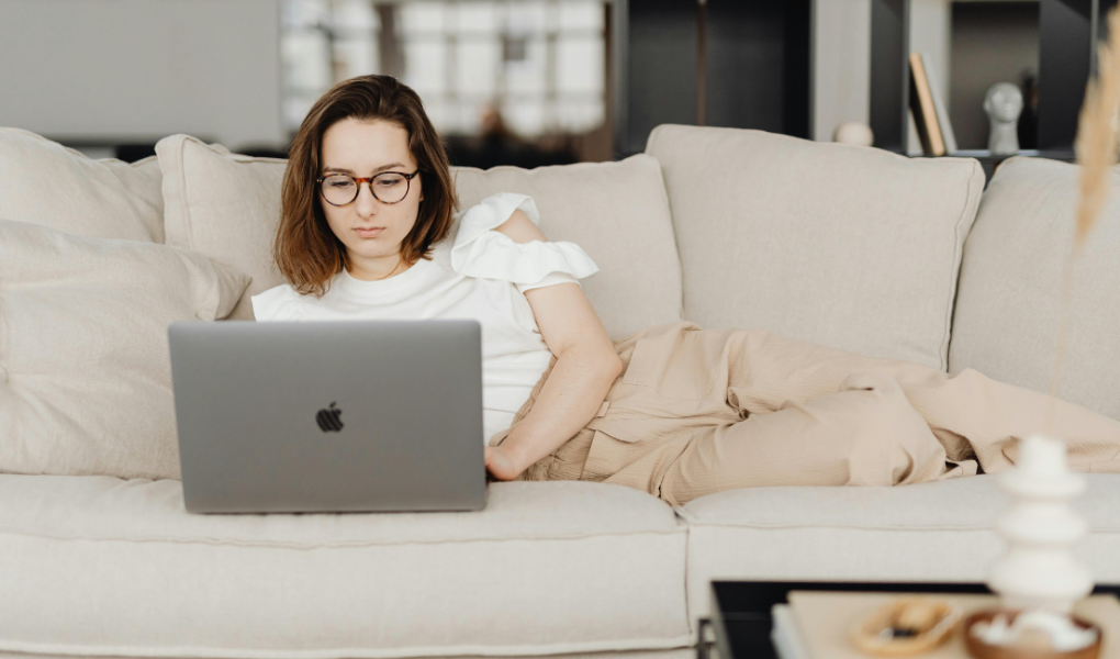 A woman enforcing digital boundaries for entrepreneurs.