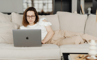 A woman enforcing digital boundaries for entrepreneurs.
