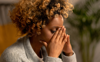 A woman experiencing entrepreneur loneliness.